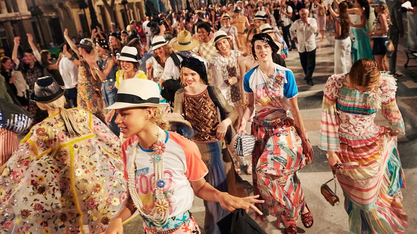 Chanel Cruise 2016 17 Collection Finale Pictures By Olivier Saillant